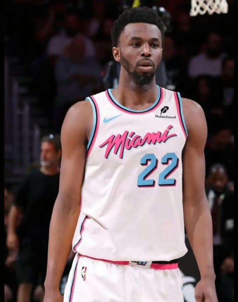 基耶利尼：我从不对球员发脾气；尤文最后一块拼图是体育总监（基耶利尼：从不向球员发火；尤文图斯缺的最后一环是体育总监）