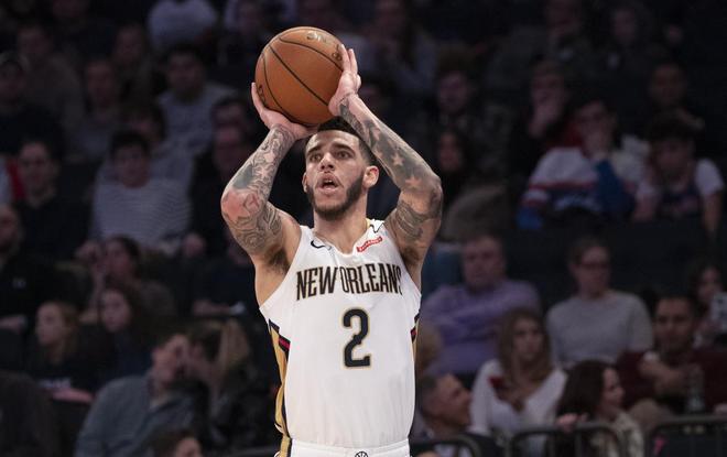 足坛热门转会消息引爆社媒（重磅足坛转会动态席卷社交媒体）