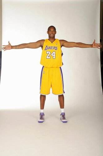 樊振东也没想到，香港火灾刚过一周，全红婵因一举动实现口碑暴涨（距香港火灾仅一周，全红婵一个举动口碑飙升，连樊振东都没料到）