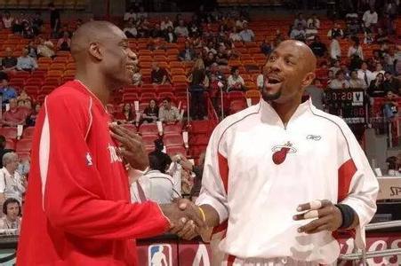 记者：对手骂梅西是“德保罗跟屁虫”，梅西被激怒后要约架（记者：对手嘲讽梅西为“德保罗跟班”，被激怒的梅西提出约战）