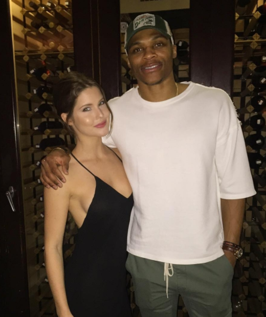 篮球湖人队训练营加入心理辅导课程（湖人队训练营新增心理辅导课程）