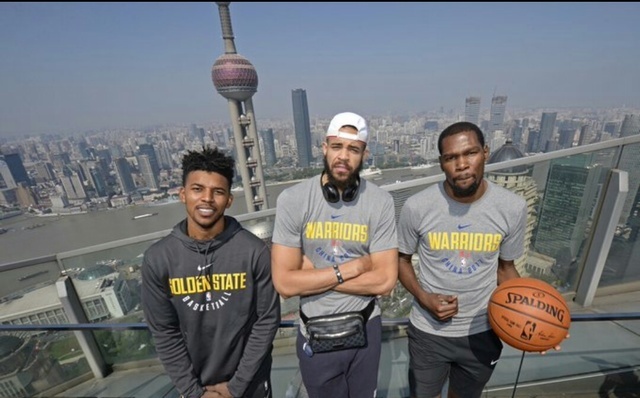 英媒：拜仁有意在一月永久签下梅努，已和他的经纪人直接会谈（英媒称拜仁欲一月永久引进梅努，已与其经纪人直接对话）